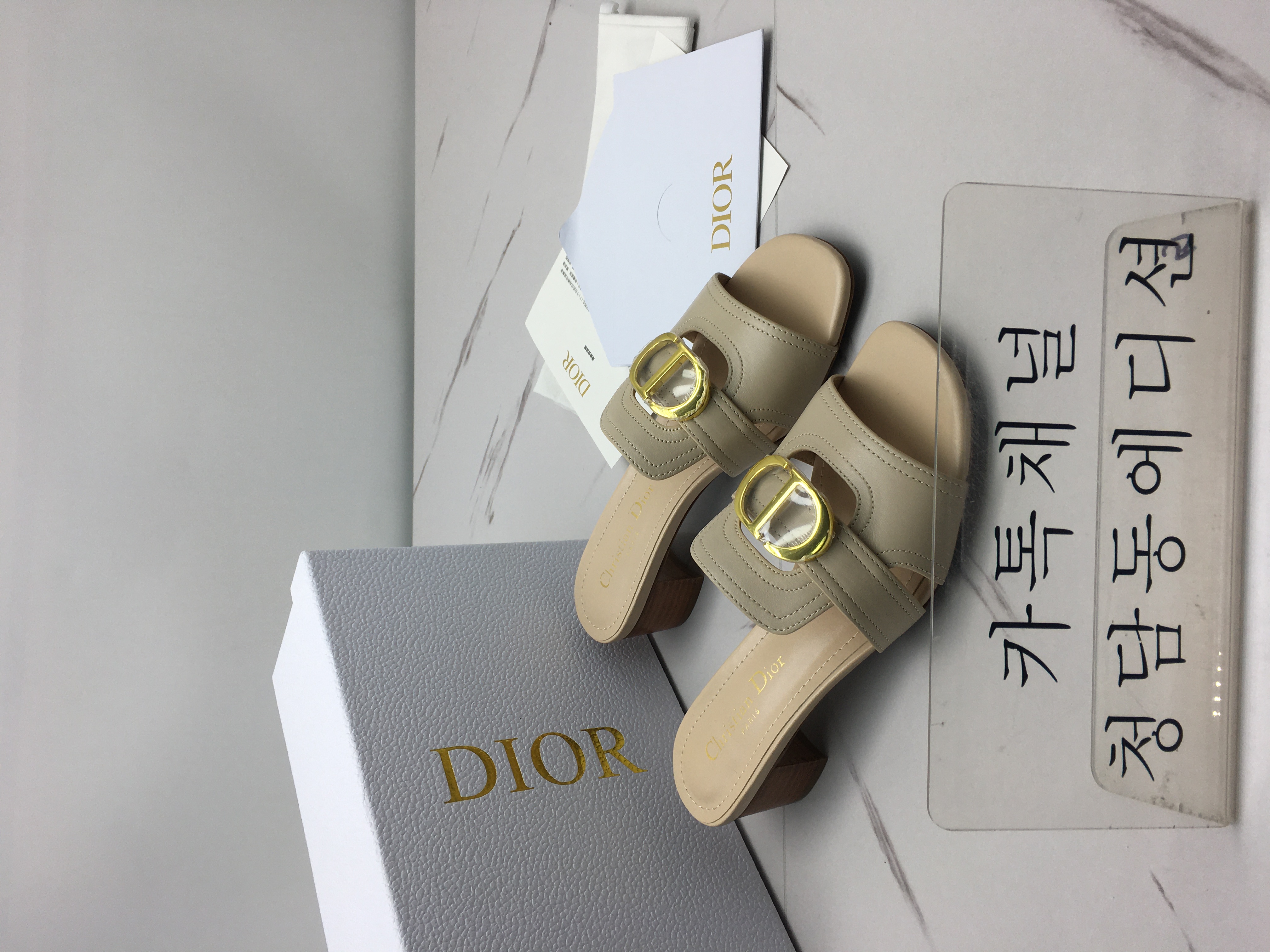 디올 몽테인 플랫 플립플랍 슬리퍼 (0.5cm/4cm)