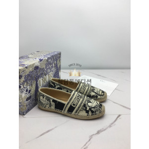 디올 로고자수 에스파듀