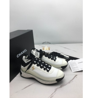 샤넬 믹스드파이버 스니커즈 화이트 금장