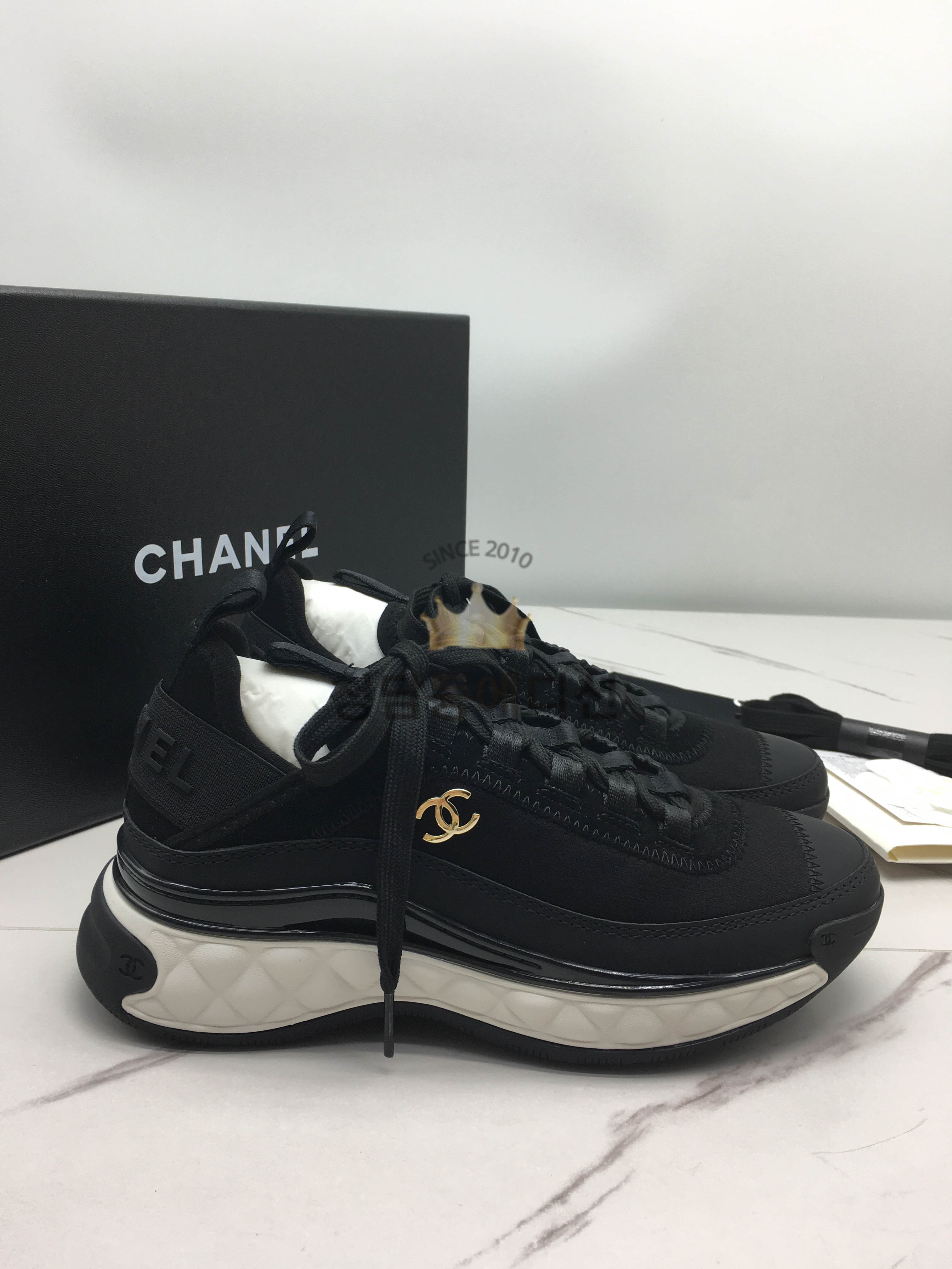샤넬 믹스드파이버 스니커즈 블랙 금장