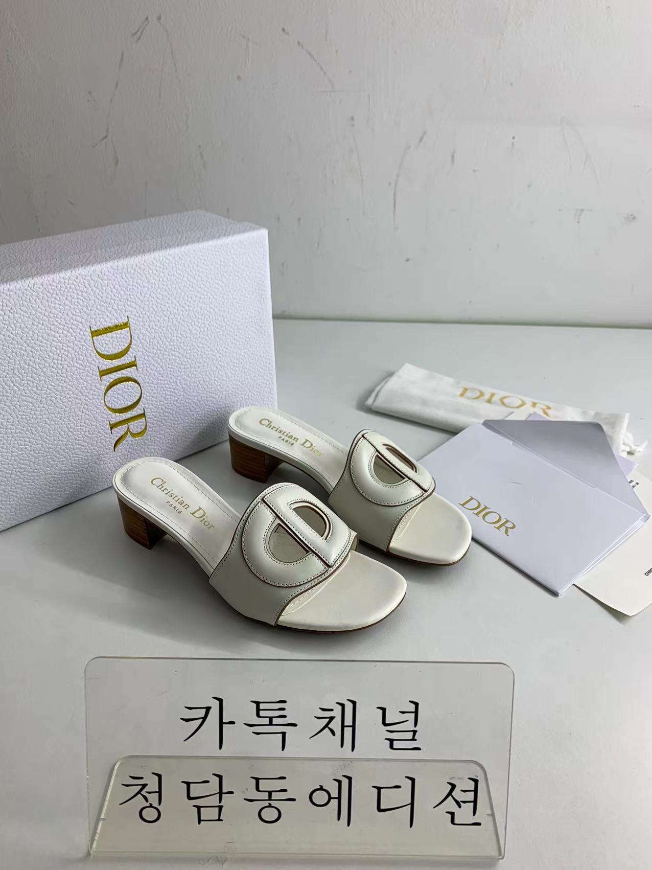 디올 D 클럽 카프스킨 슬라이드 (굽4.5cm) (6color)