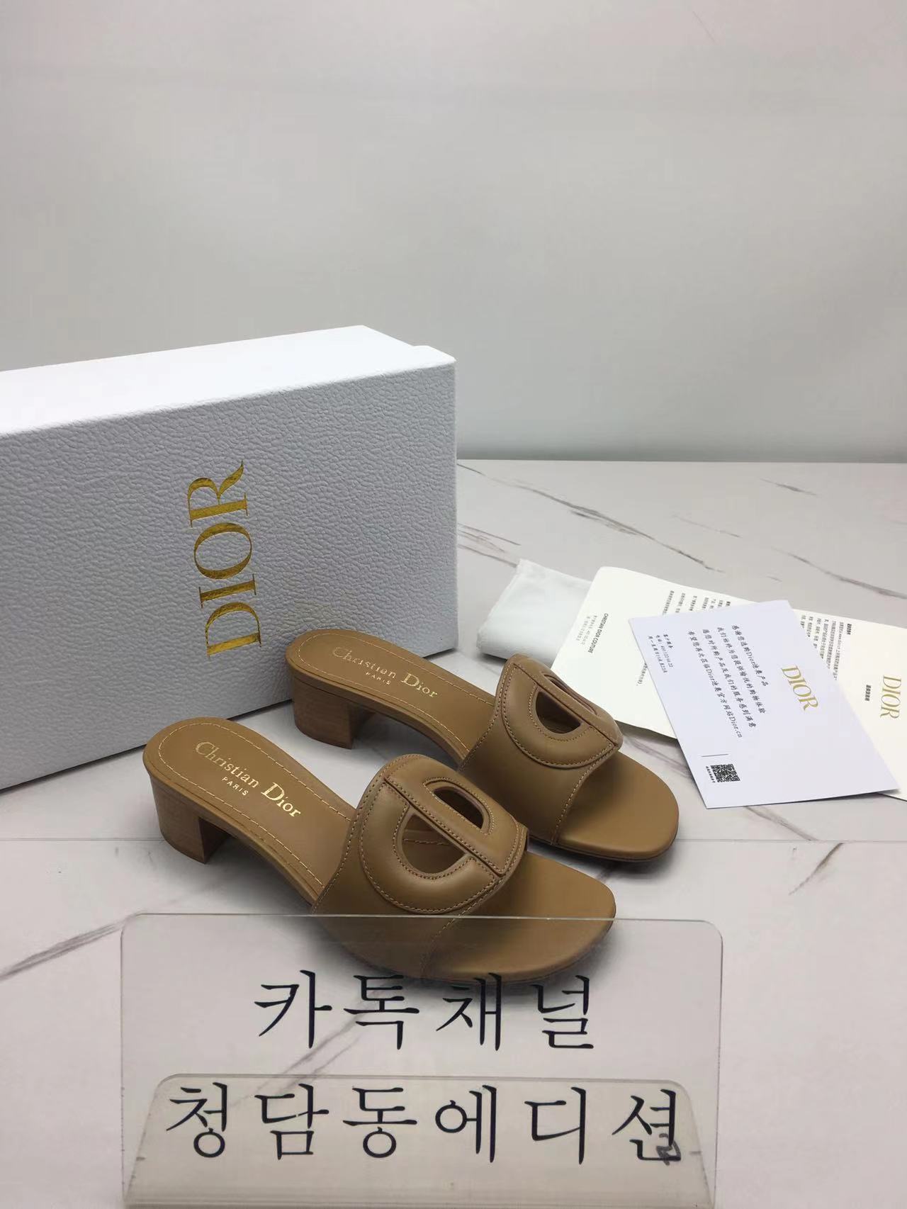 디올 D 클럽 카프스킨 슬라이드 (굽4.5cm) (6color)