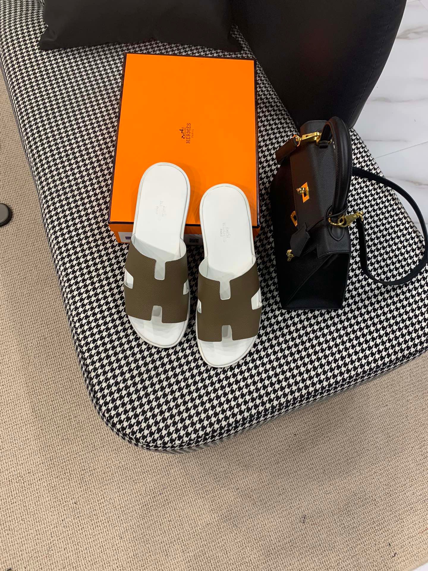 에르메스 이즈미르 슬리퍼 (남성용)