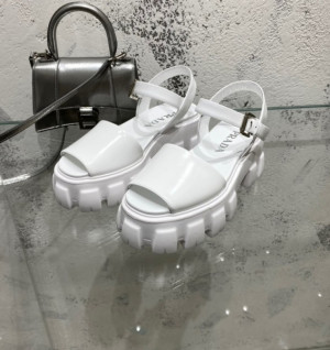 프라다 21SS 샌들