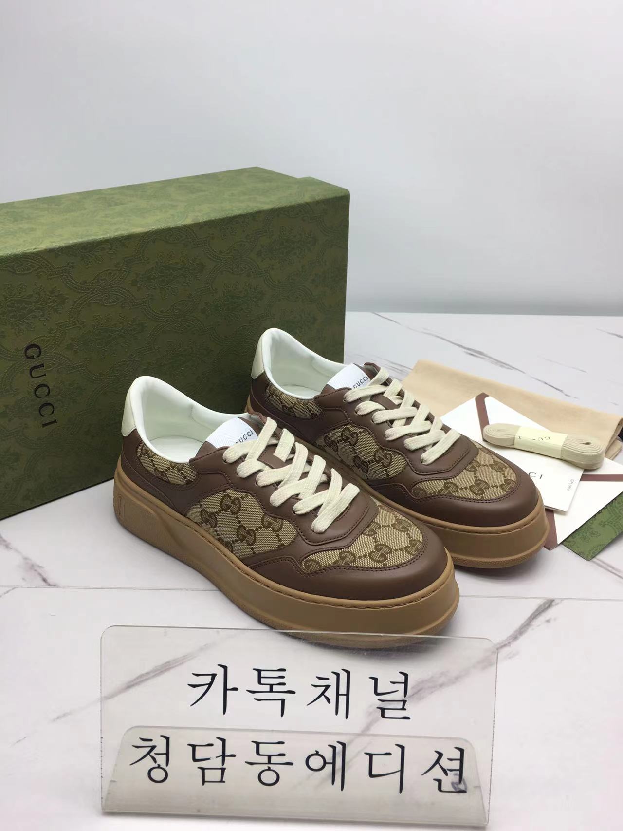 구찌 웹 디테일 GG 스니커즈 (남녀공용)