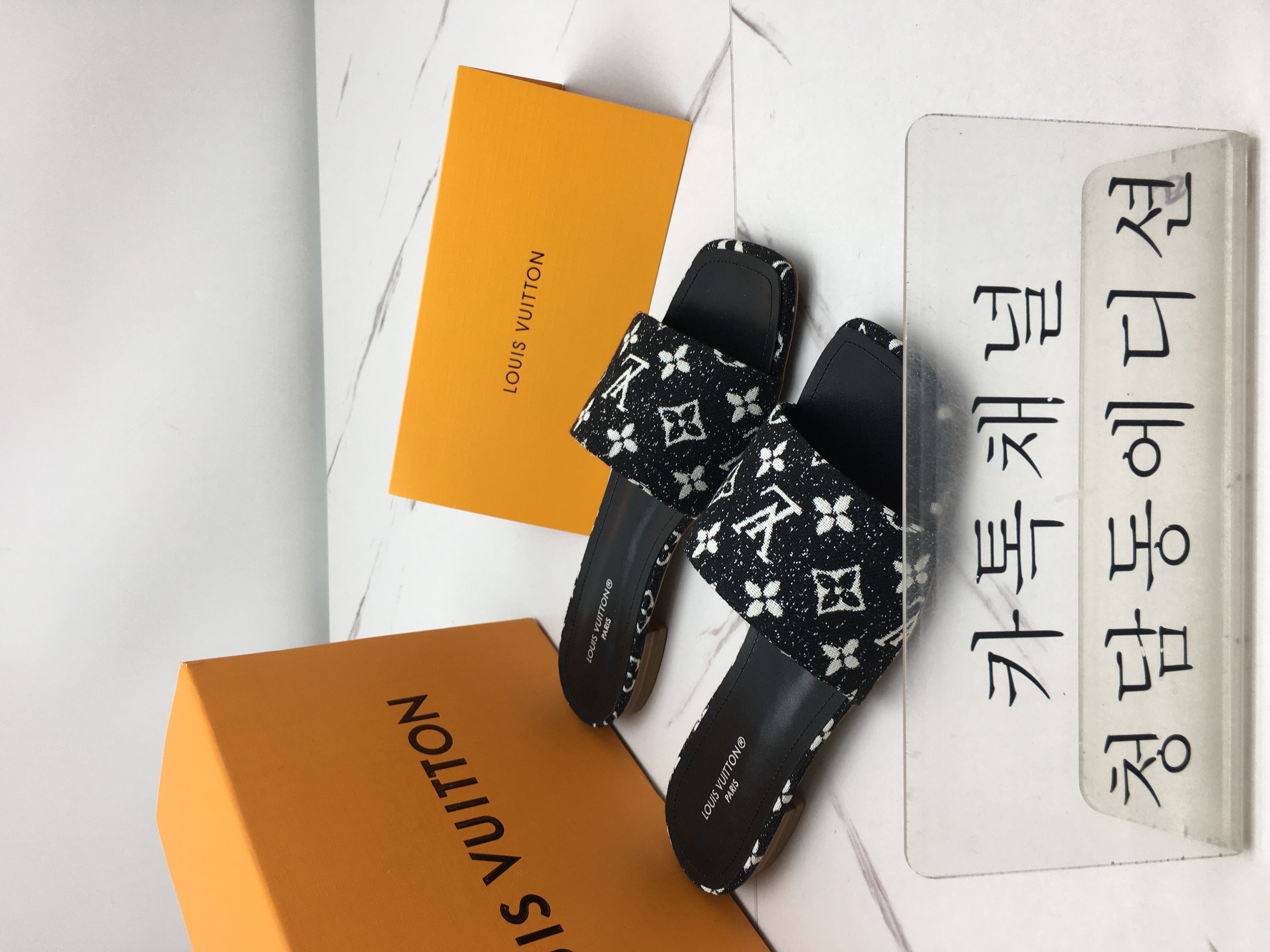 루이비통 샌들 최고퀄 (4COLOR)