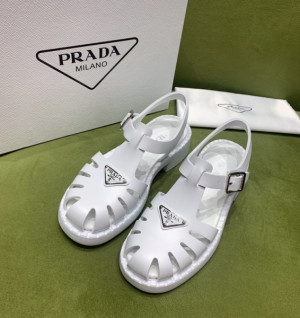 프라다 샌들