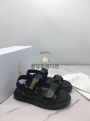디올 샌들