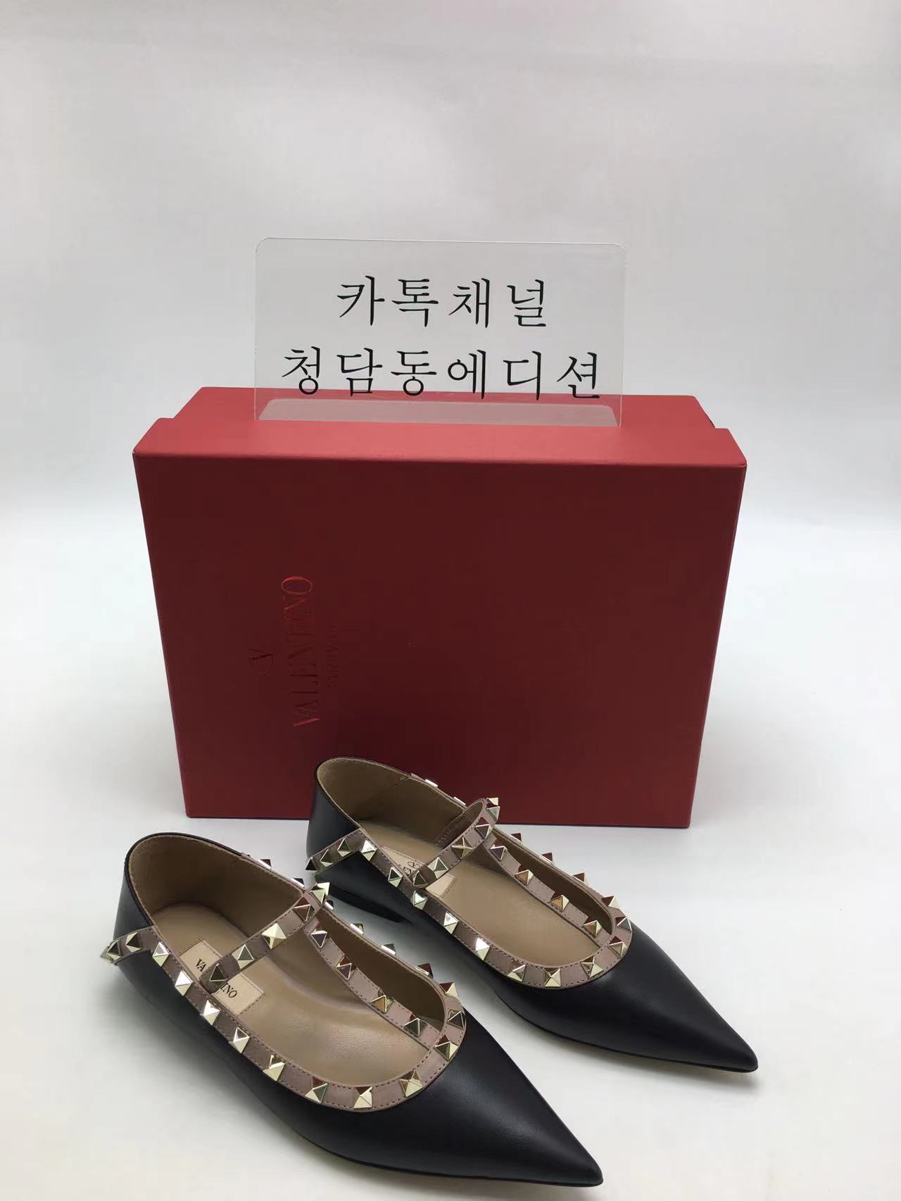 발렌티노 락스터드 플랫슈즈