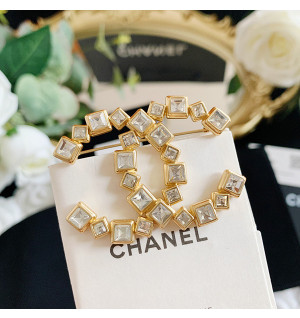 샤넬 로고 브로치