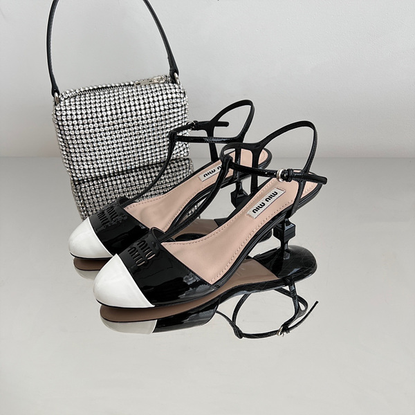 미우미우 슬링백