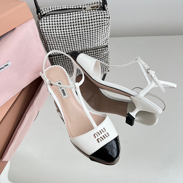 미우미우 슬링백
