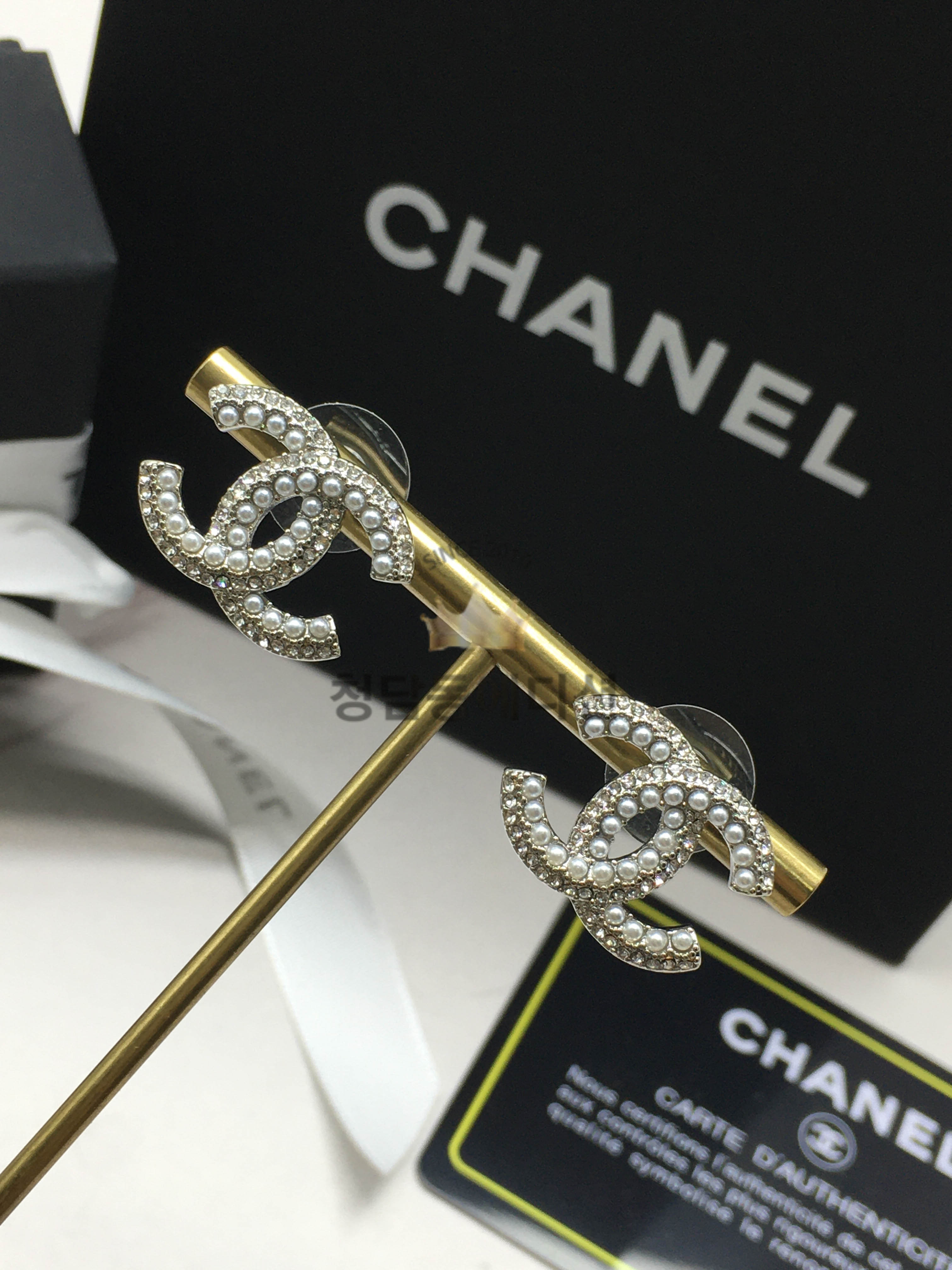 샤넬 진주 귀걸이