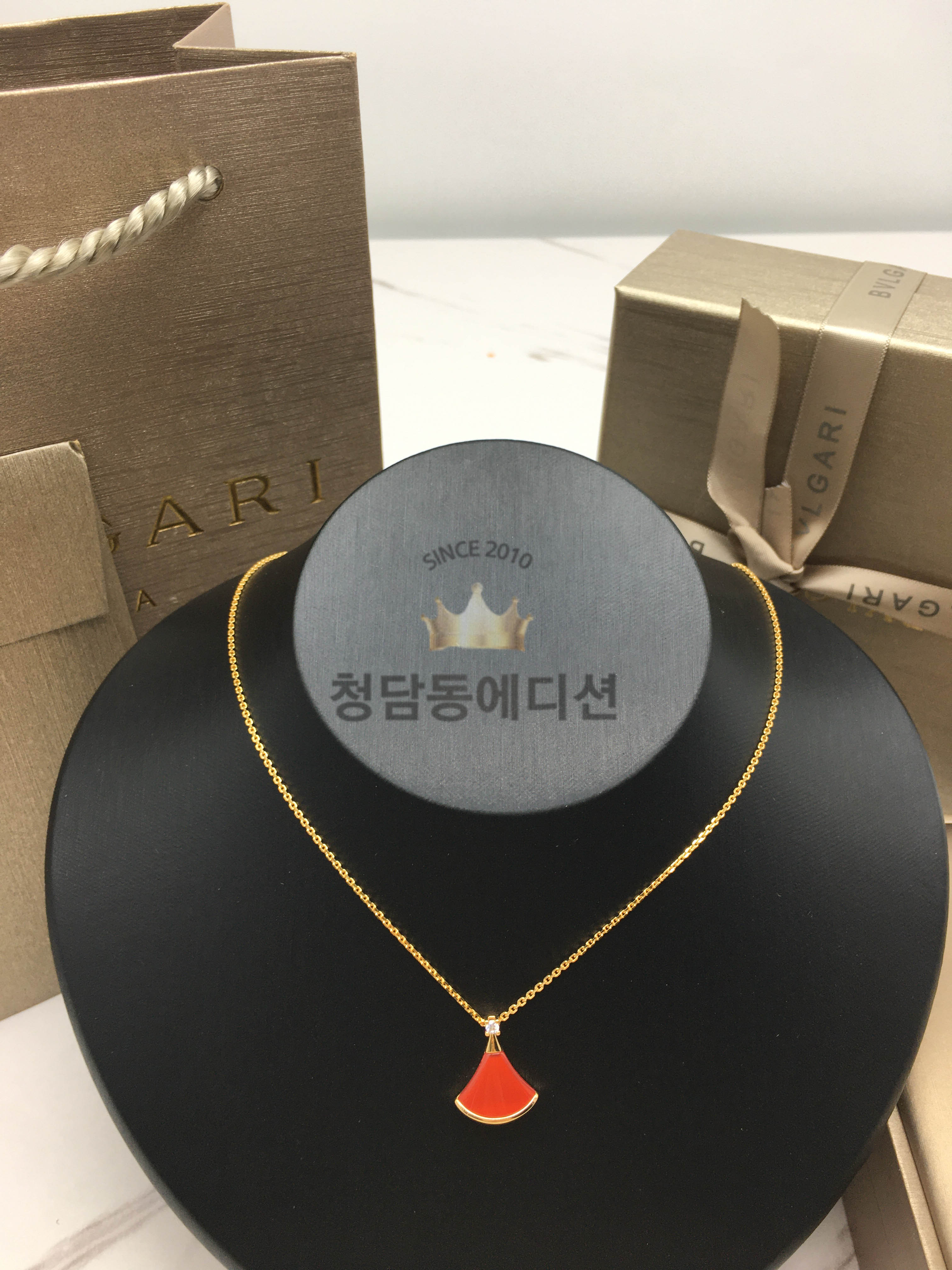 불가리 디바스 드림목걸이 (컬러 레드, 화이트)