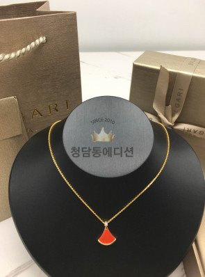 불가리 디바스 드림목걸이 (컬러 레드, 화이트)