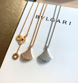 불가리 디바스 드림 목걸이 (컬러 로즈골드, 화이트골드)