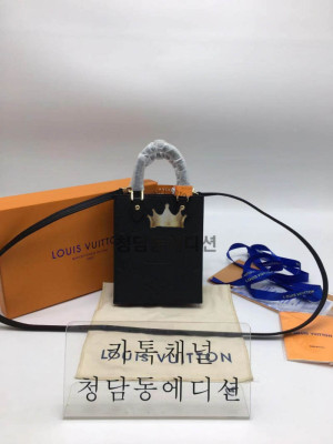 루이비통 쁘띠 삭 플라 미니백 (ZP동일가죽)