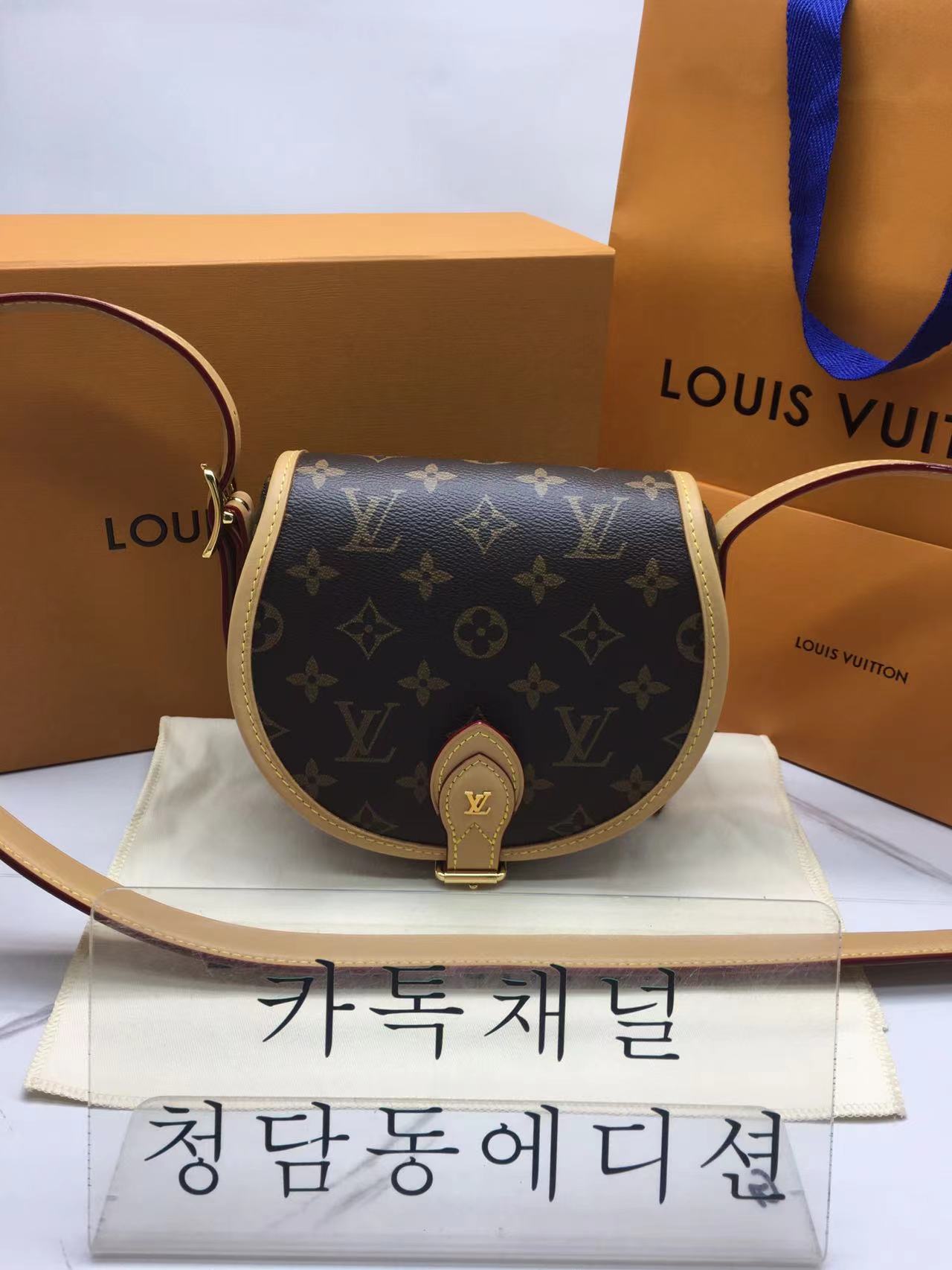 루이비통 탬버린 모노그램 크로스백