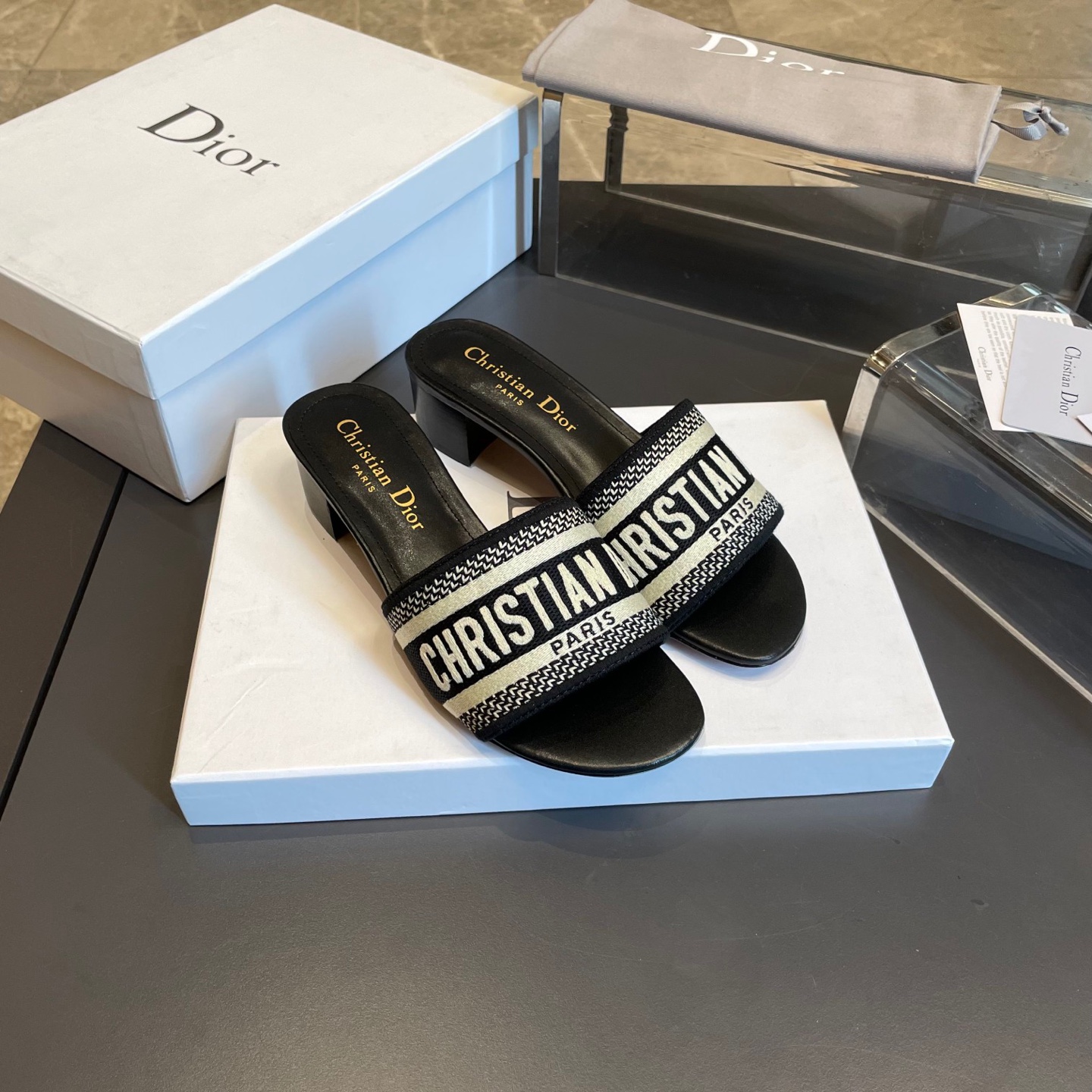 디올 디웨이 슬리퍼 (굽 0.5cm,4.5cm) (컬러 블랙)