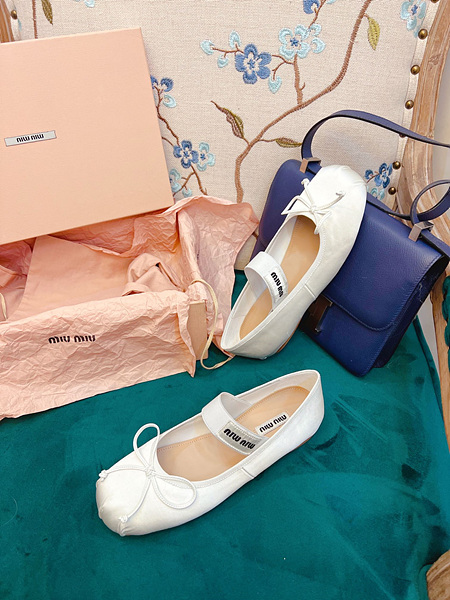 미우미우 발레리나 플랫 (블랙,실버,실버그레이,화이트 4color)