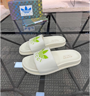 구찌 X 아디다스 슬리퍼 (남녀공용)