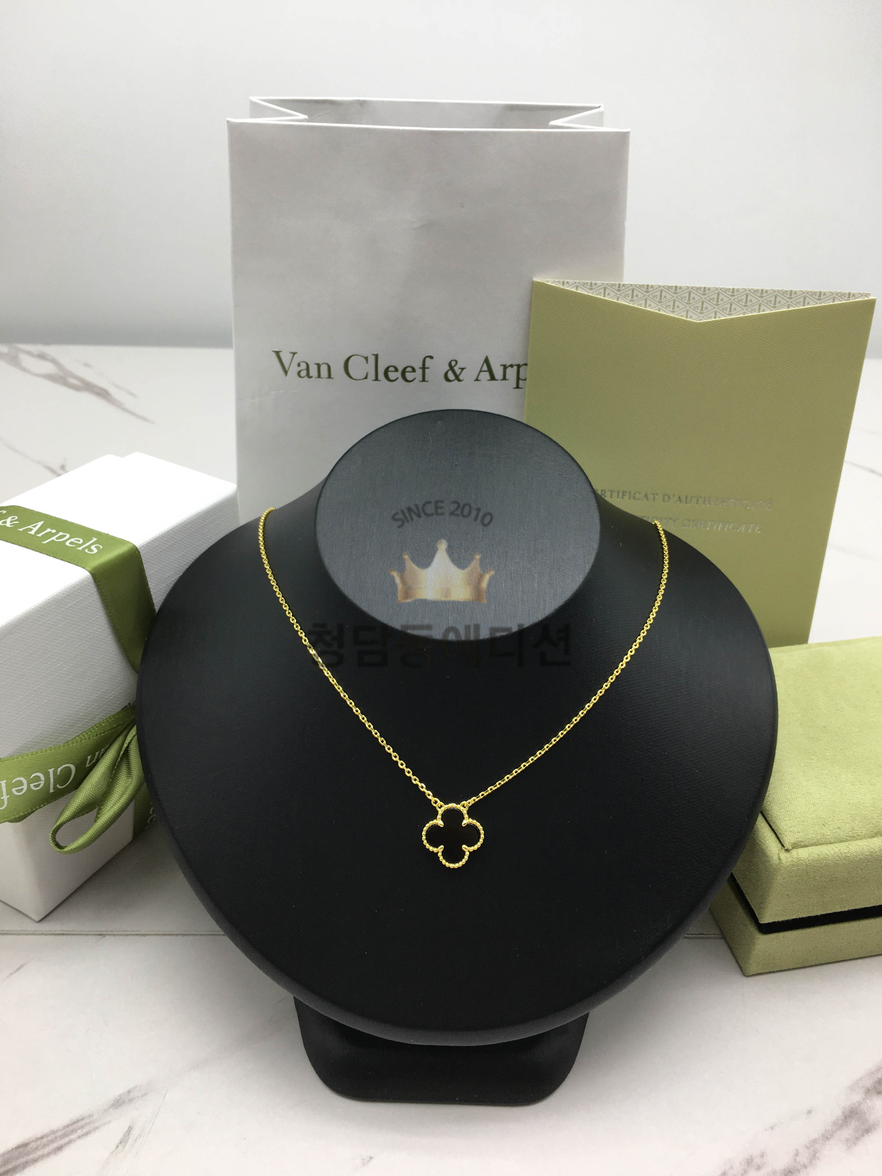 반클리프 앤 아펠 알함브라 목걸이 (V-gold소재) (upgrade ver.)