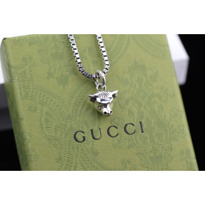 구찌 21SS 황소 팬던트 목걸이