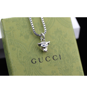 구찌 21SS 황소 팬던트 목걸이