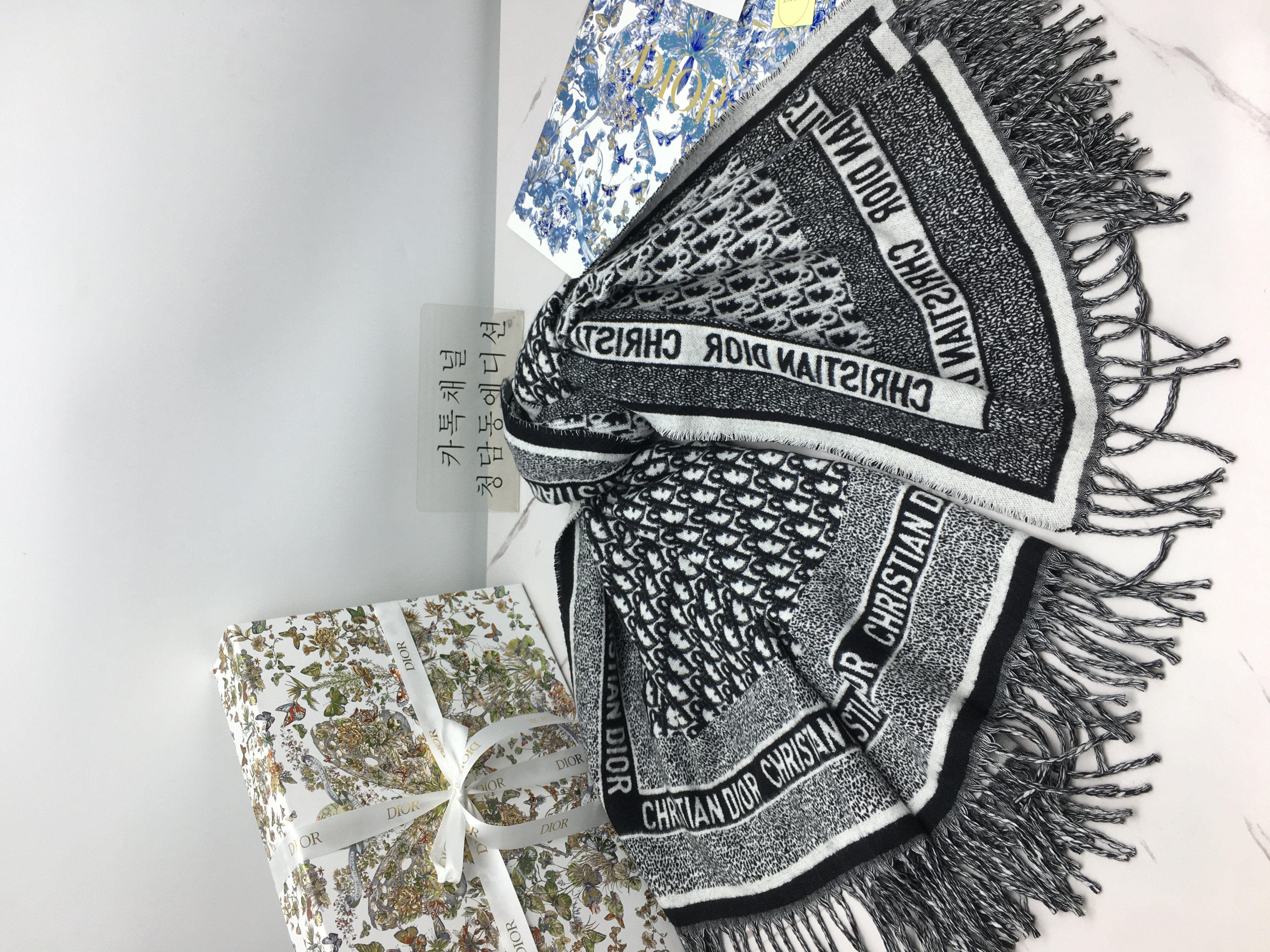 디올 케이프 머플러