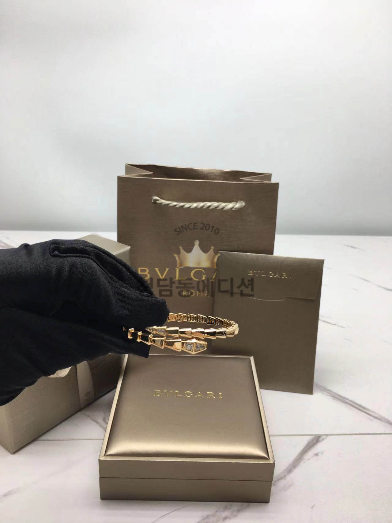 불가리 세르펜티 팔찌 17CM (컬러 화이트골드, 로즈골드)