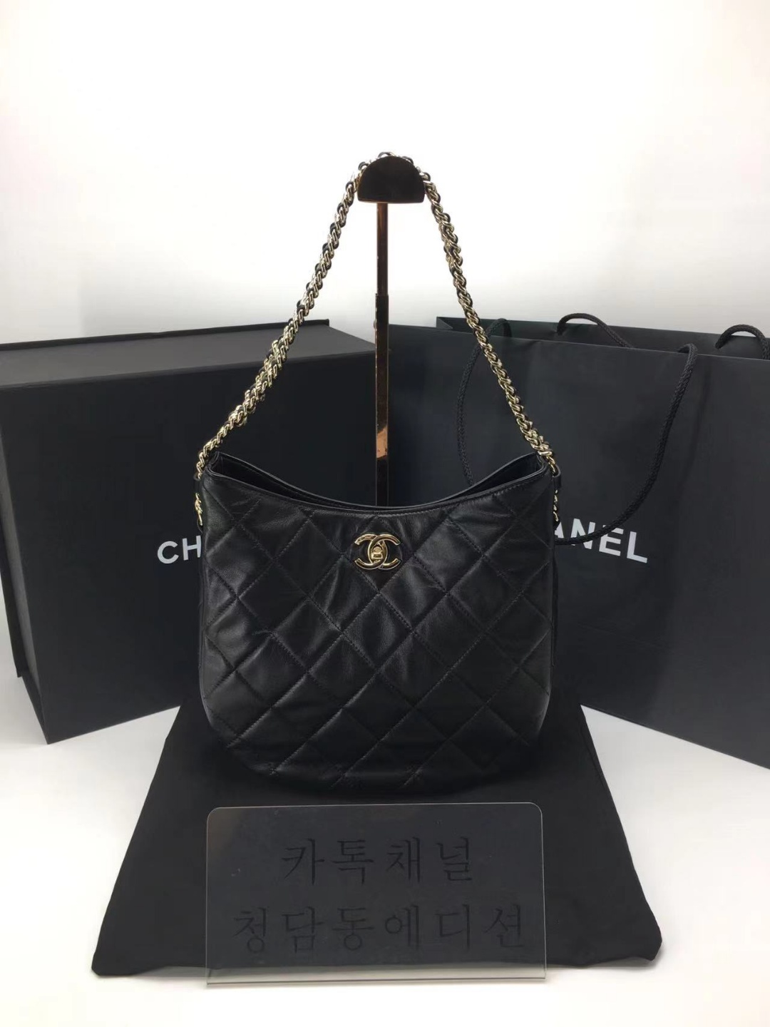 샤넬 22시즌 램스킨 호보백 (하이엔드급)