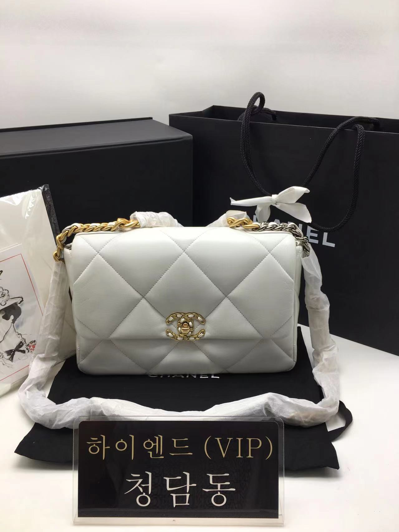 샤넬 19 플랩백 미디움 (하이엔드급)