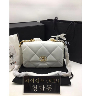 샤넬 19 플랩백 미디움 (하이엔드급)