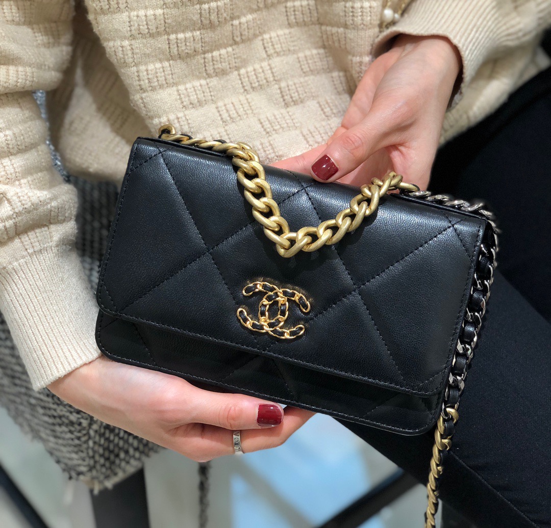 샤넬 19 WOC 숄더백 (하이엔드급)