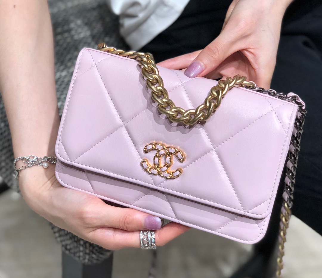 샤넬 19 WOC 숄더백 (하이엔드급)