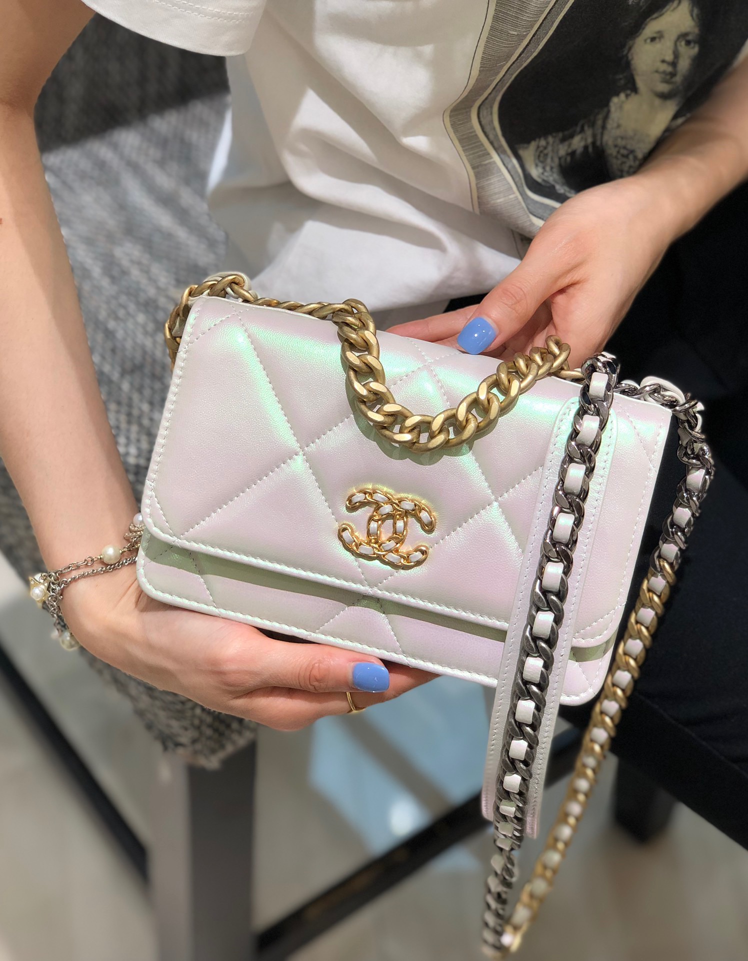 샤넬 19 WOC 숄더백 (하이엔드급)