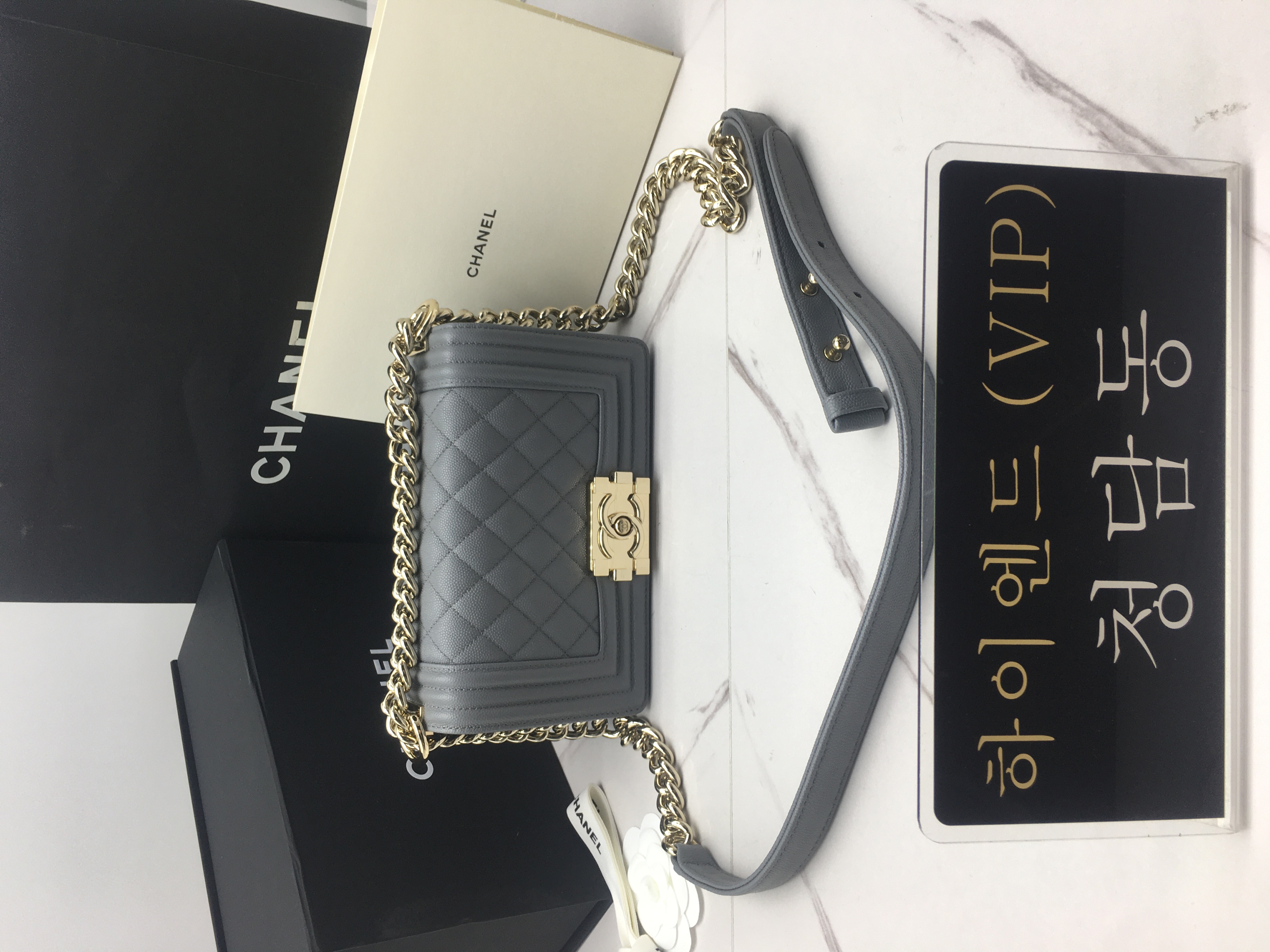 샤넬 보이백 라이트골드  캐비어스킨 (2size) (하이엔드급)