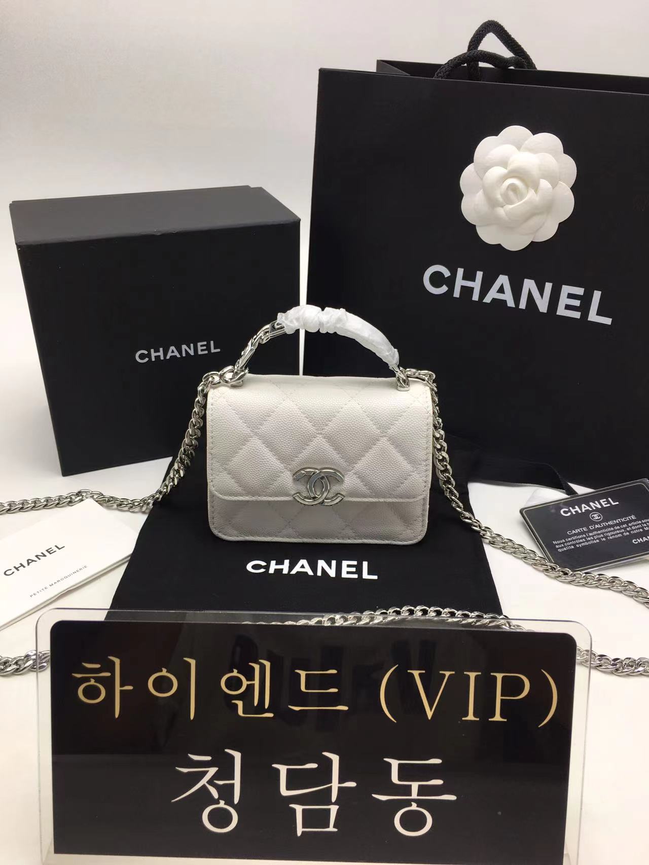 샤넬 22ss 탑핸들 코코 레터링 체인백 캐비어스킨 은장