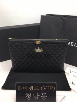 샤넬 보이 램스킨 클러치 33cm (하이엔드급)
