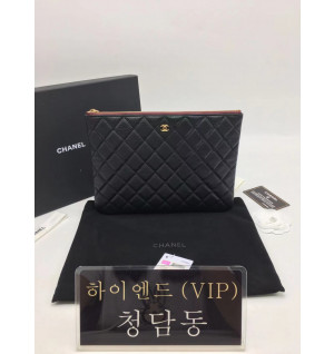 샤넬 클래식 캐비어 클러치 28cm 금장 (하이엔드급)