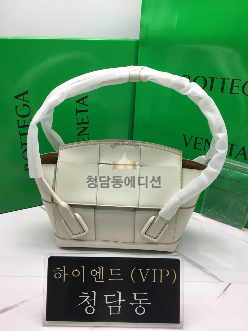보테가베네타 미니 아르코33 (하이엔드급)