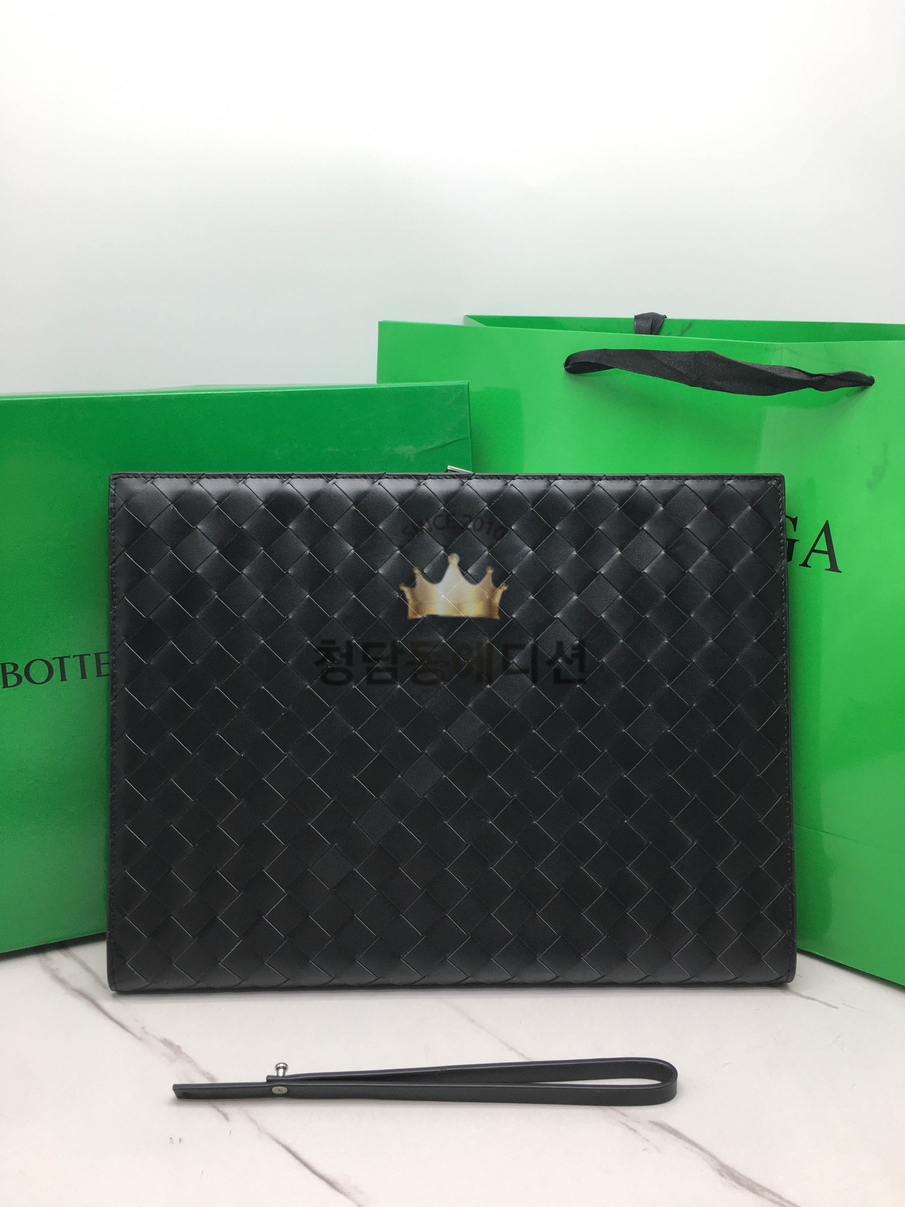 보테가베네타 도큐먼트 클러치백 (컬러 블랙)