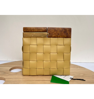 보테가베네타 스냅 클러치백 (하이엔드급)