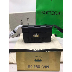 보테가베네타 카세트백 (하이엔드급)