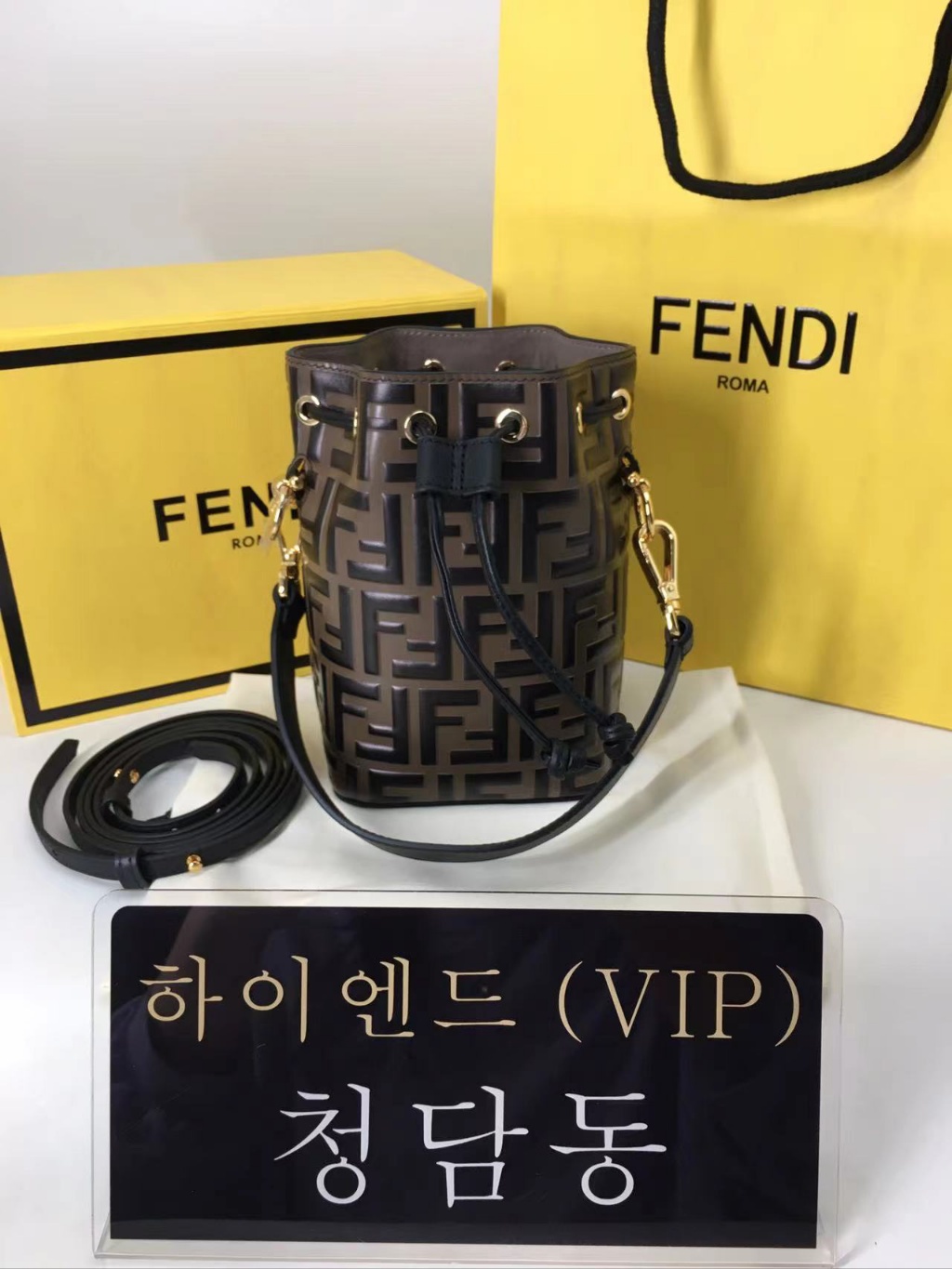 펜디 몬트레조 버킷백