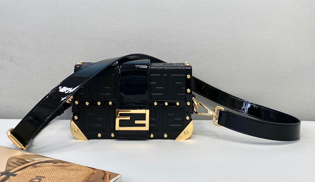 펜디 바게트 트렁크 미니