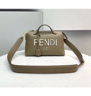 펜디 바이더웨이 숄더백 미디움 