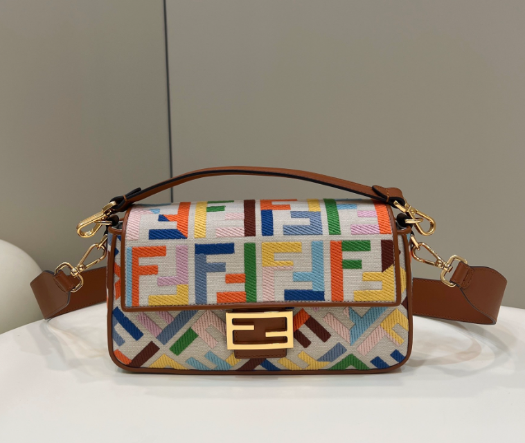 펜디 패브릭 바게트 백