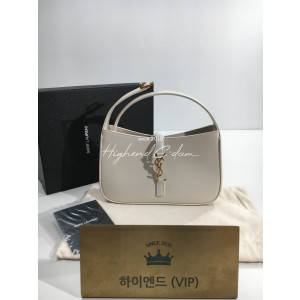 생로랑 모노그램 호보백 657228 (하이엔드급)