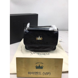 생로랑 니키 베이비백 633151 (체인 실버) (하이엔드급)